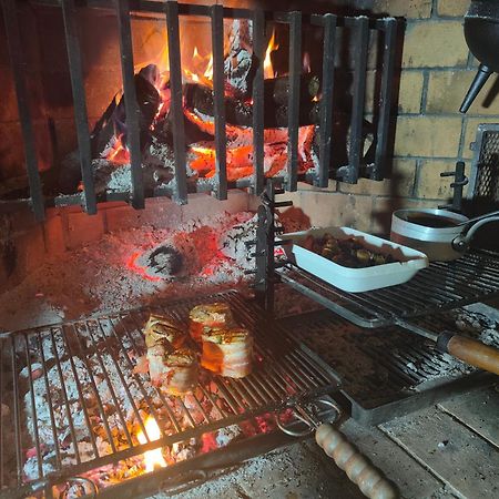 Hotel Restaurant La Dame Du Lac Monflanquin Εξωτερικό φωτογραφία